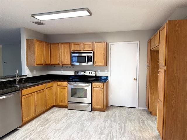 Photo - 8201 Canoe Ridge Ln