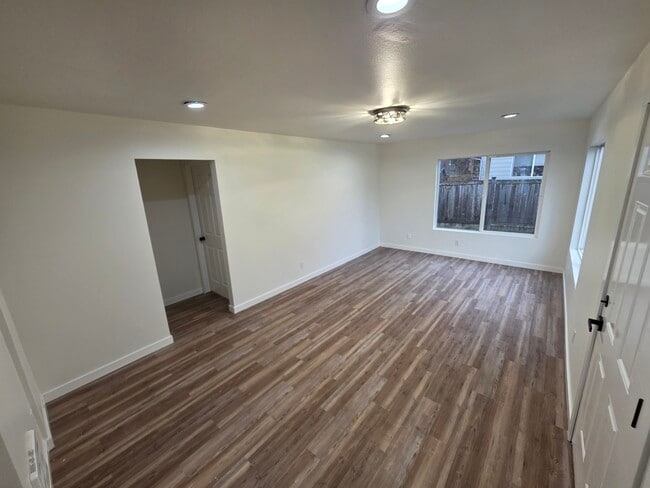 Photo - 2201 Union Ave NE