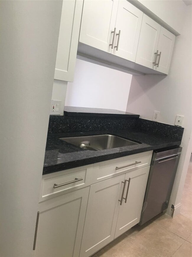 Photo - 927 Riverside Dr Unit 335