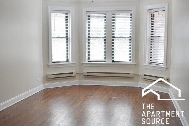 Photo - 3841 N Greenview Ave Unit 1W