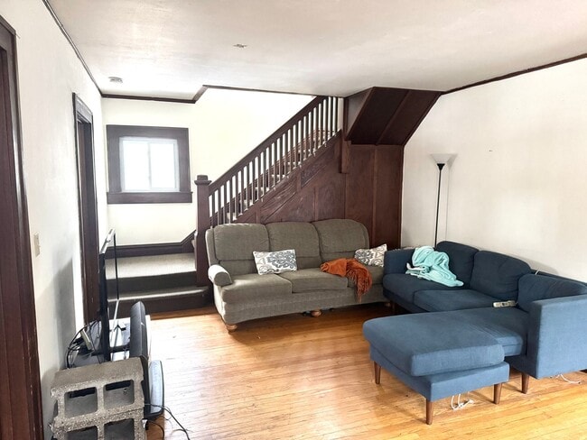 Photo - 6BR/2.5BA Prime Location Next to Camp Randall
