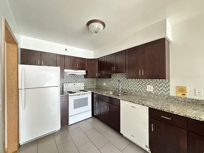 Photo - 1026 S River Rd Unidad C4