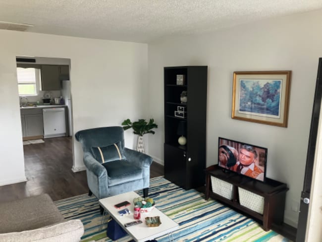 Building Photo - 2835 Vista Ln