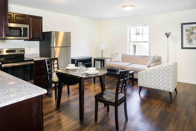 Photo - Meadowbrook Gardens