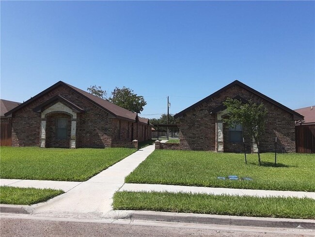 Building Photo - 11 Amy Dr Unit A