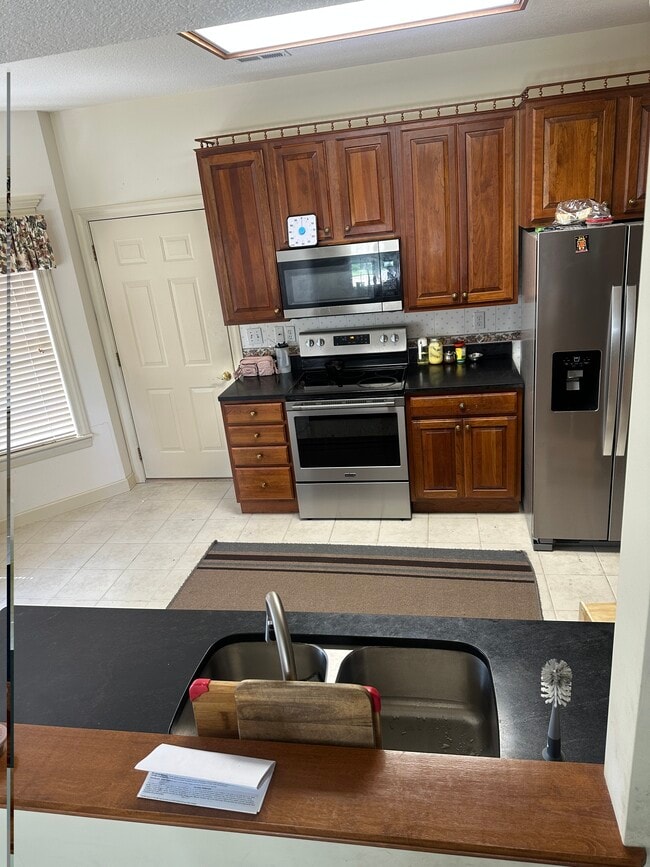 Kitchen 02