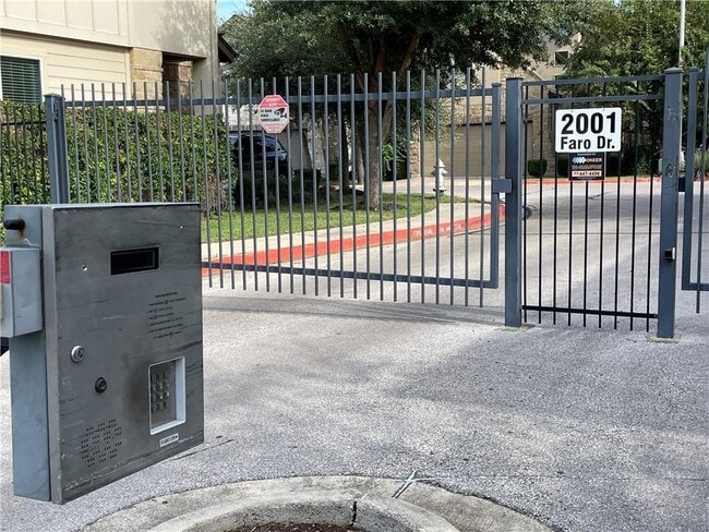 Photo - 2001 Faro Dr