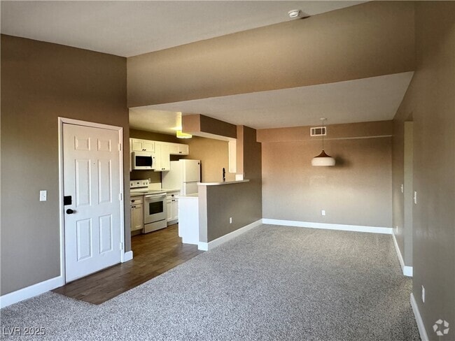 Building Photo - 1150 N Buffalo Dr Unit 2078 Rental