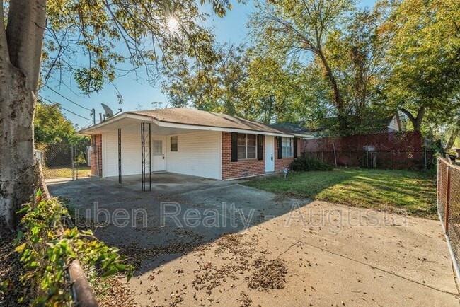 Photo - 1514 Bleakley St