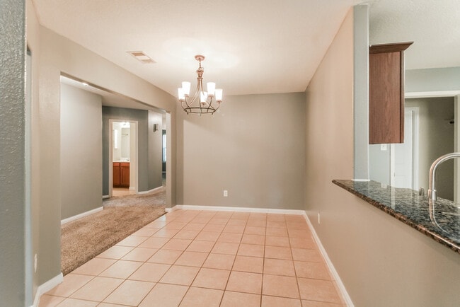 Photo - 2107 Golden Topaz Dr