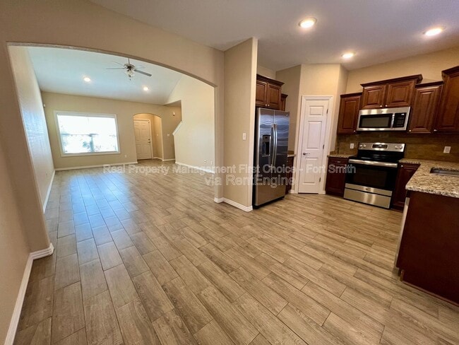 Photo - 9901 Landry Dr