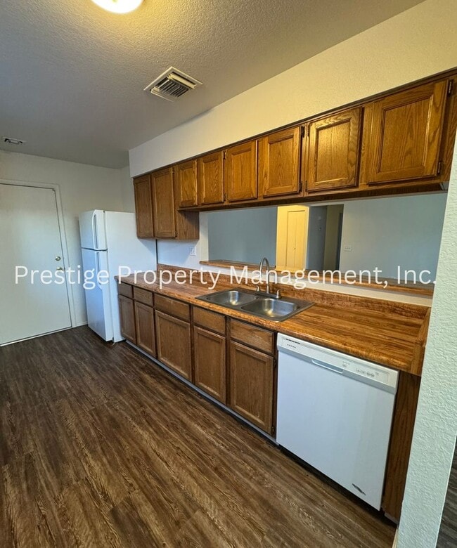 Photo - 3/2 Charming Northwest Home!