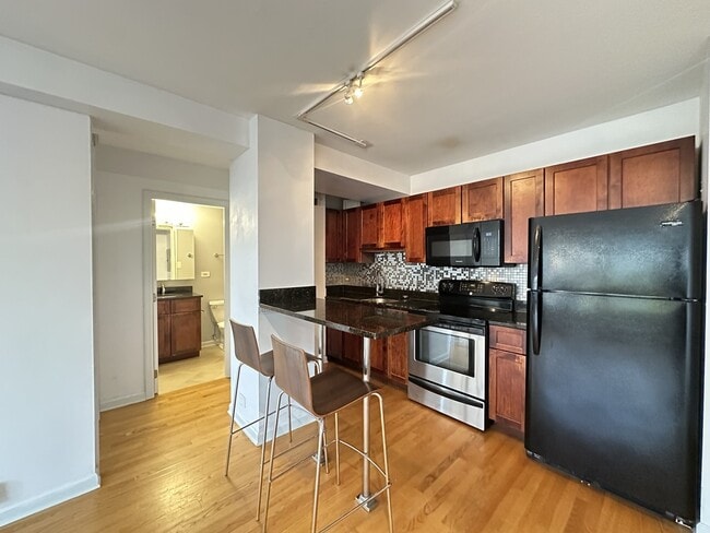 Photo - 4180 N Marine Dr Unit 118