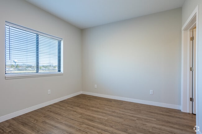 2BR, 2BA - 1,032SF - Primary Bedroom - Post Dr. Flats