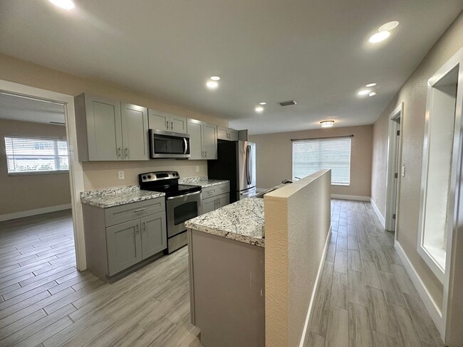 Photo - Great Location! 2 Bed 2 Bath Duplex Available Now