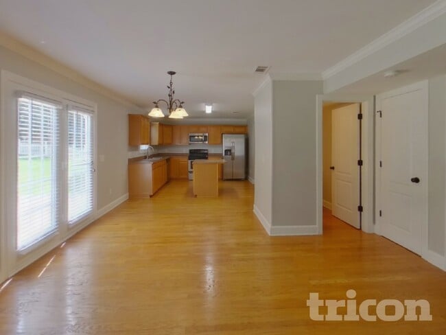 Photo - 1940 Portway Rd