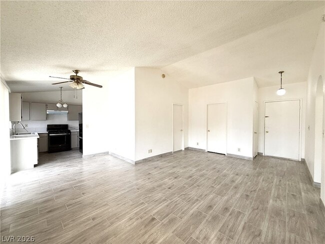 5625 Ballinger Dr