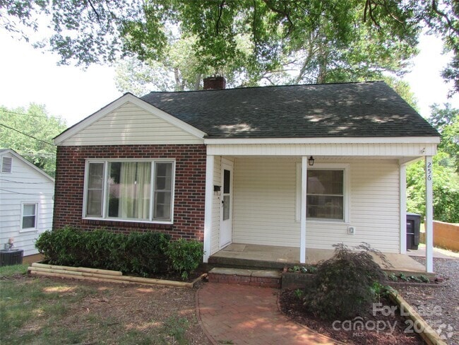 Building Photo - 256 N Patterson St Rental
