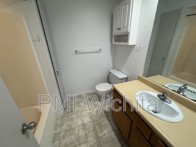 Photo - 3501 W 21st St N Unit 4