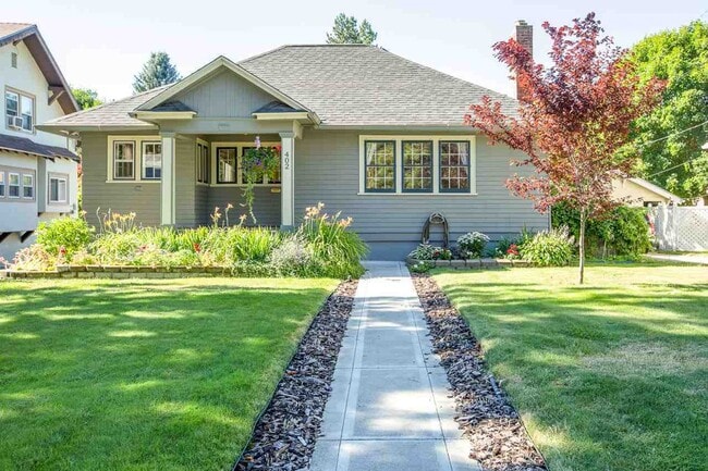 Building Photo - Charming Craftsman Just Steps from Manito Park!