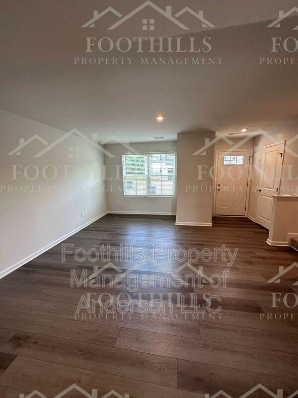 Photo - 107 Nicklaus Dr