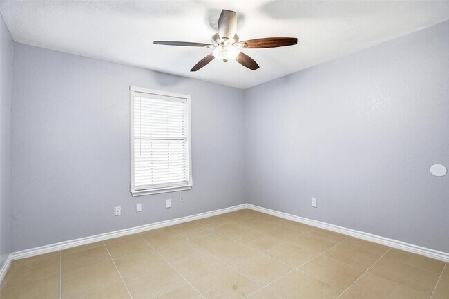 Photo - 416 Colonial Pl