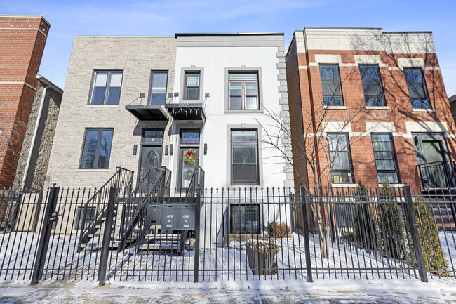 Building Photo - 2332 W Warren Blvd Unit Front Rental