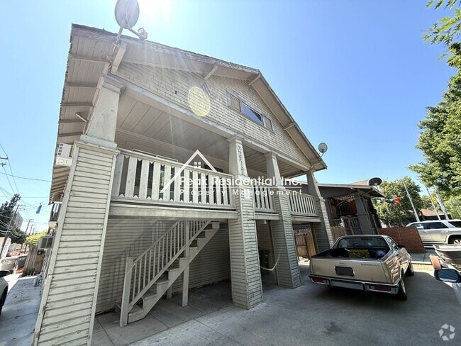 Building Photo - 18thSt2417 Unit #A Rental