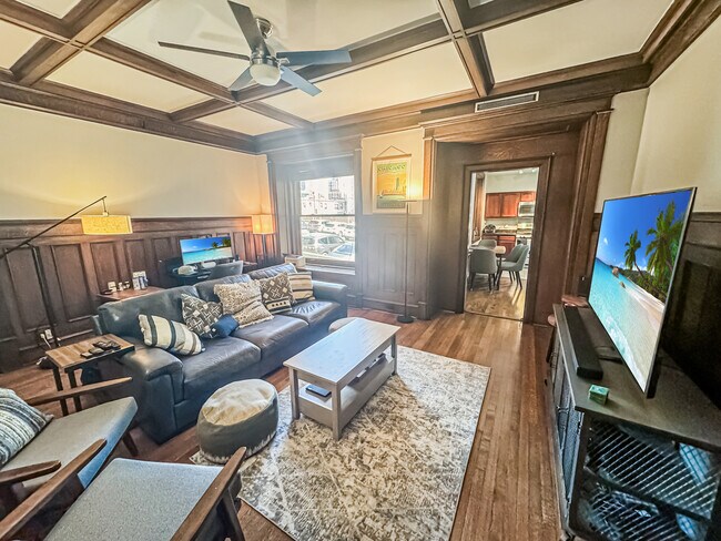 Photo - 559 W Surf St