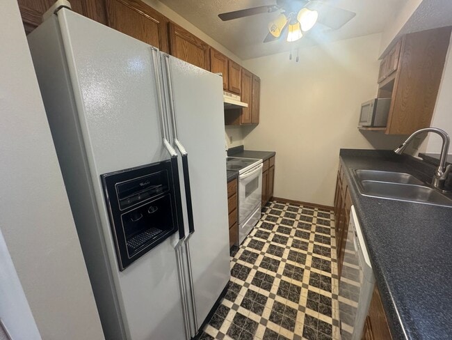 Photo - 2 bed 2 bath area Townhouse near Southpointe