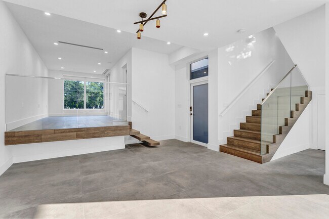 Photo - 454 Fernwood Rd