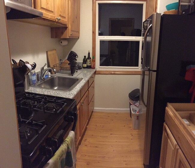 Building Photo - 2565 Pinter Ave Unit 1 (Front, 2bd/1ba)