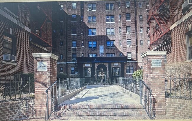 Building Photo - 15501 90th Ave Unit 3M Rental