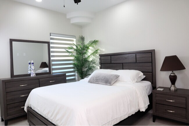 Photo - 204 W Rutherford Ave Unidad 4