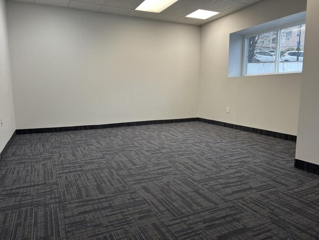 Building Photo - 2025 Central Park Ave