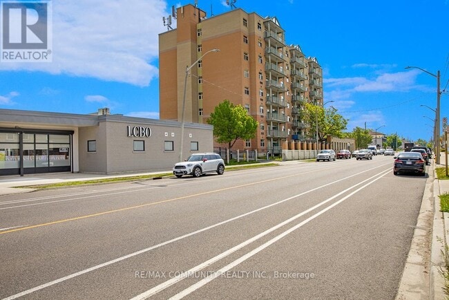 Photo - 1130 King St E Unit 1