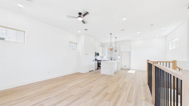 Photo - 5318 Terry St