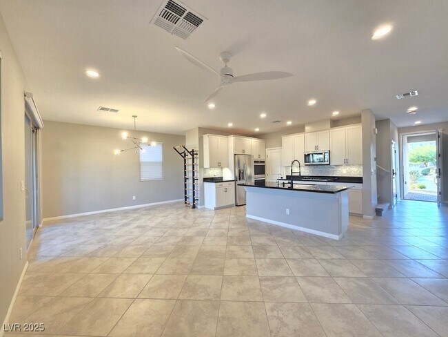 Photo - 4160 Elegant Chateau St