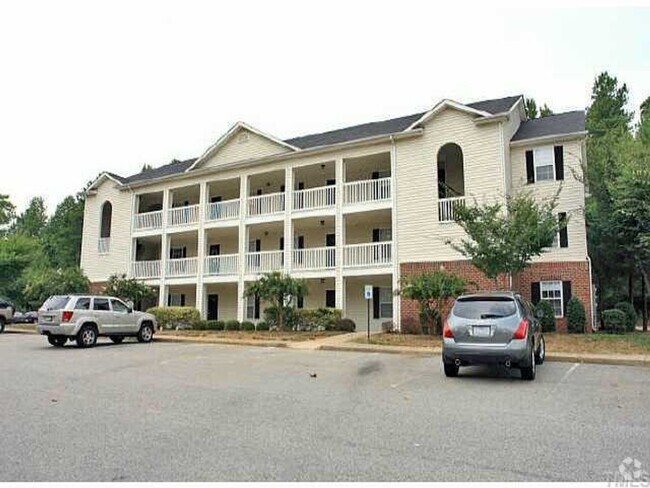 Building Photo - 3 Bed | 2 Bath Condo near NCSU - Trash and... Unit 303