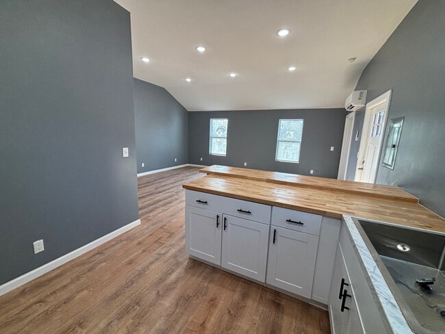 Photo - 3685 E Brutus St Unidad 3