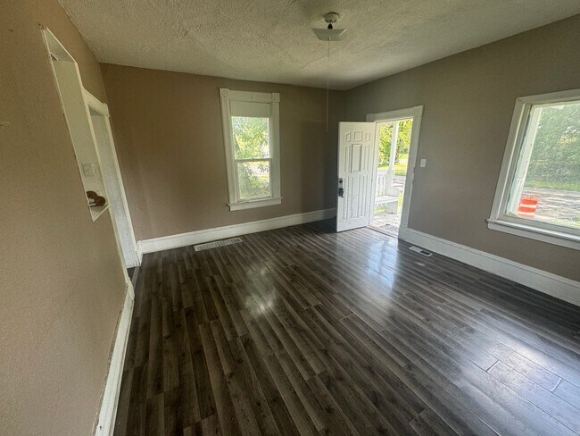 Photo - House for RENT 2 BedRooms / 1 Bathroom