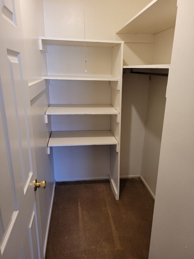 Photo - Sutton-Elm Apartments