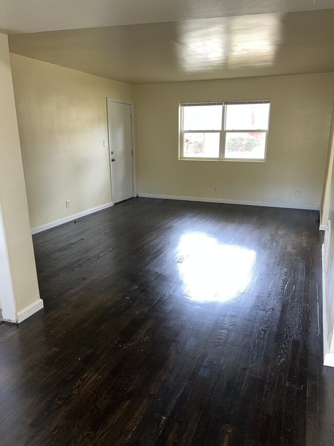 Dream Court Apartments