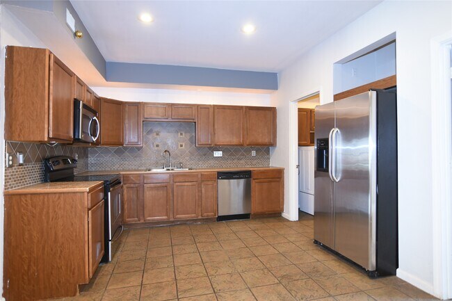 Photo - 940 Wycliffe Dr Unidad True