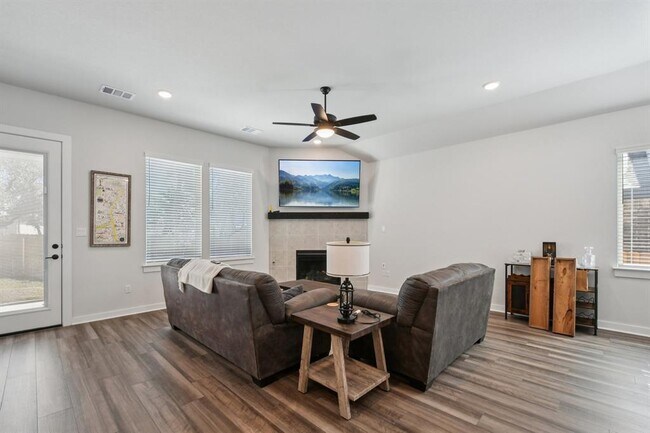 Photo - 292 Big Banyan Dr