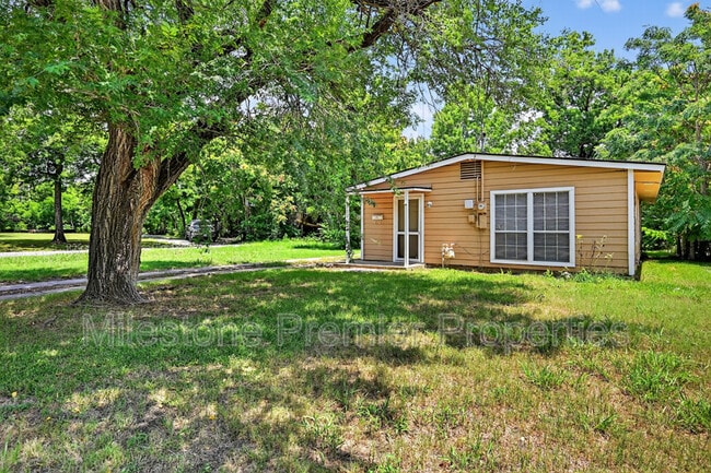 Building Photo - 401 S Contemporary Dr Rental