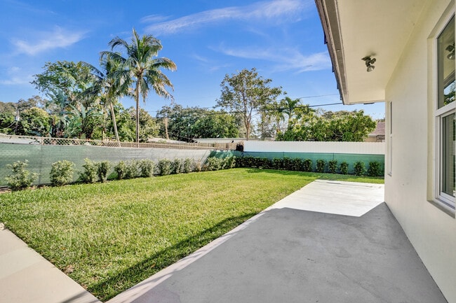 Photo - 960 SW 28th St