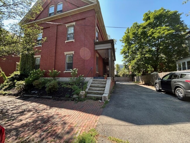 Building Photo - 270 Brackett St Unit 2 Rental