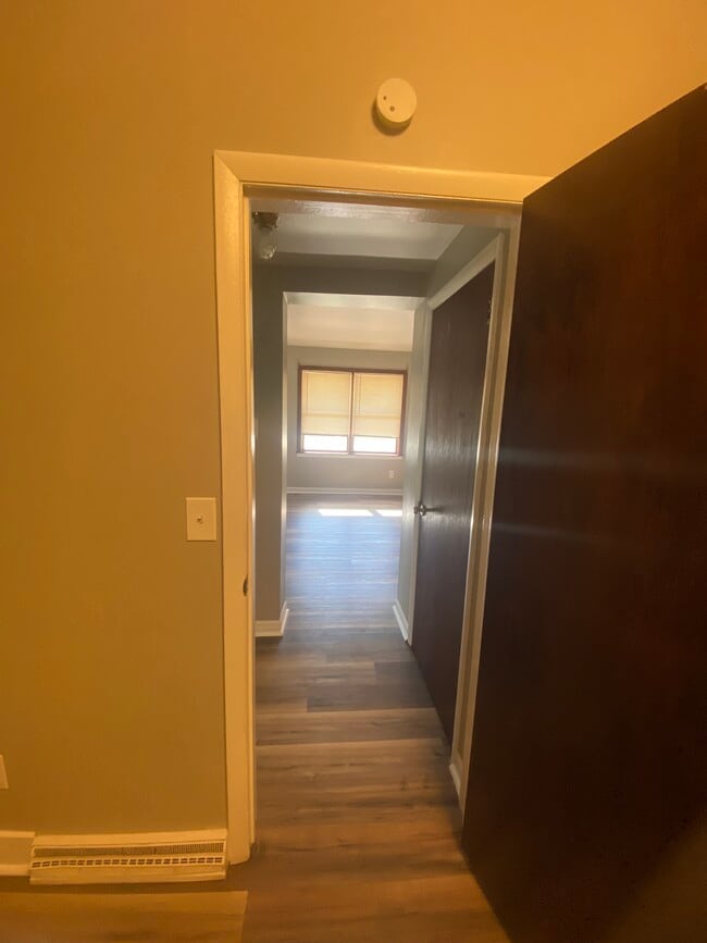 Hall - 150 Oak St Unit Apt 1