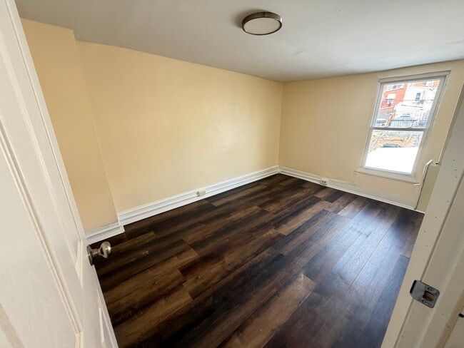 Photo - 627 Locust St